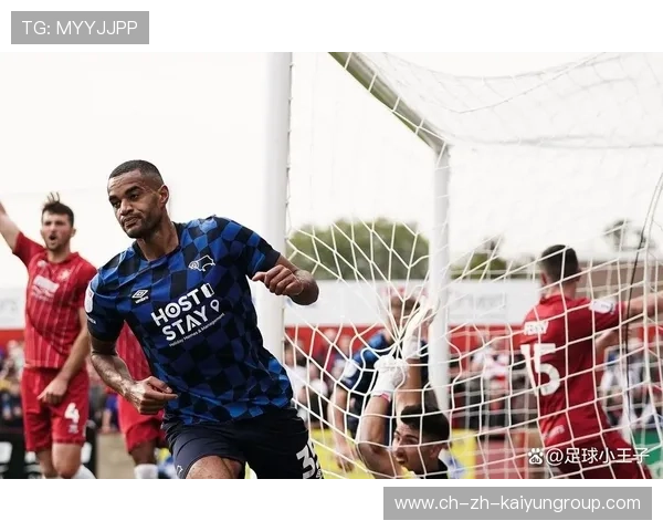 中场抢断后插上传中前锋头球破网夺三分成为比赛转折点 中场抢断后插上传中前锋头球破网夺三分成为比赛转折点