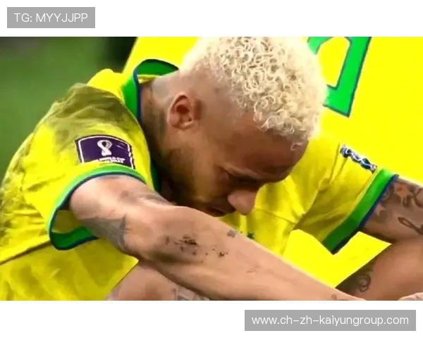 内马尔高速带球躲过三人冲击